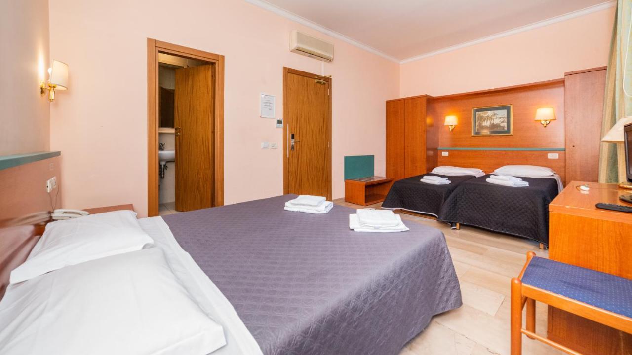 Hotel Center 1 Рим Екстериор снимка